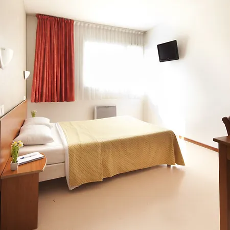 Lagrange Hotel *